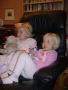 18: To s�te prinsesser som ser p� Barne-TV